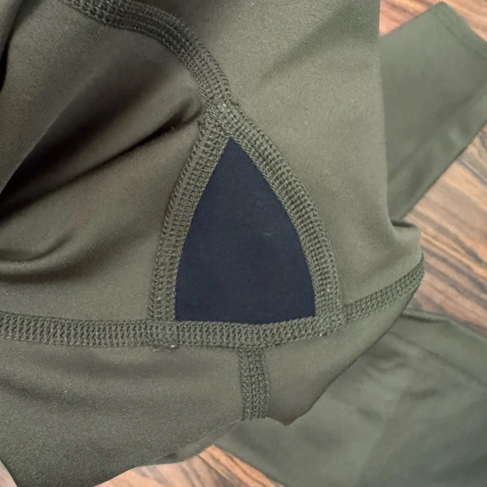 ALO Yoga High Waist Airlift Leggings - Picture 5 of 6